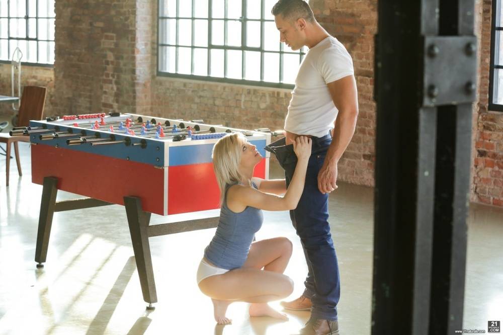 Beautiful blonde Mikki Galante loses at fuzeball and gets fucked in return - #13