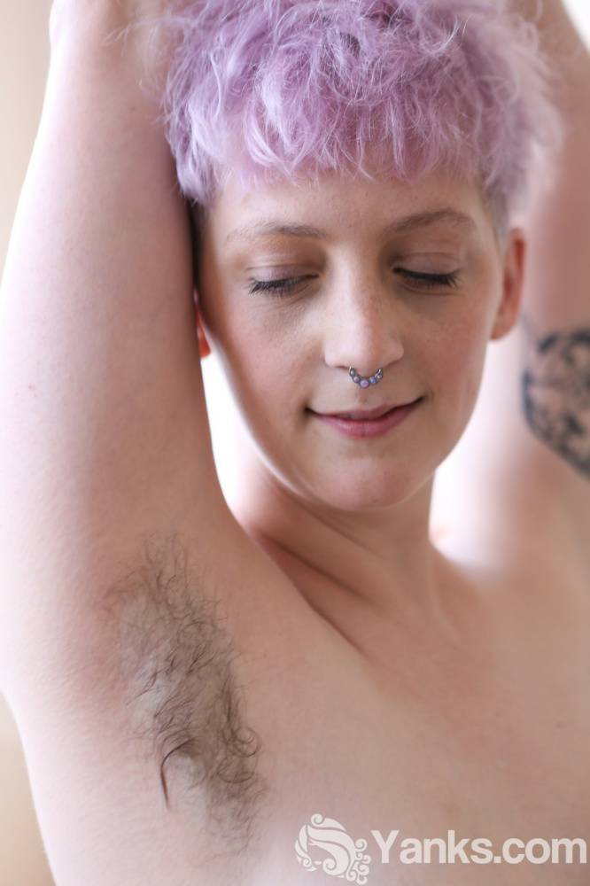 First timer with dyed hair Vera Blue bares hairy armpits before masturbating - #3