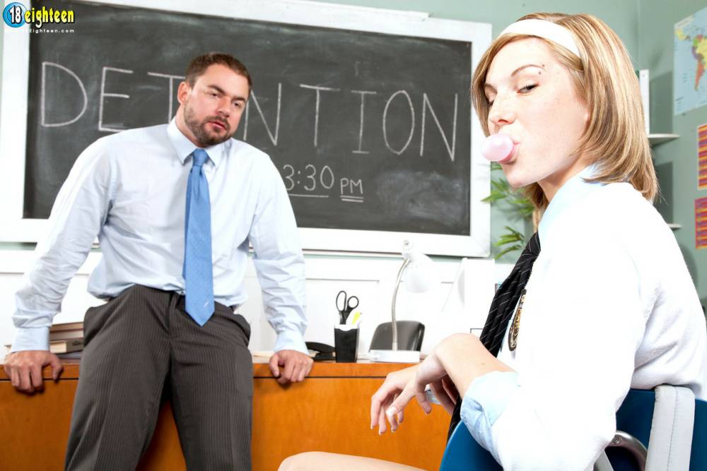 Schoolgirl Ella Woods chews bubblegum while riding her teacher's cock in class - #5