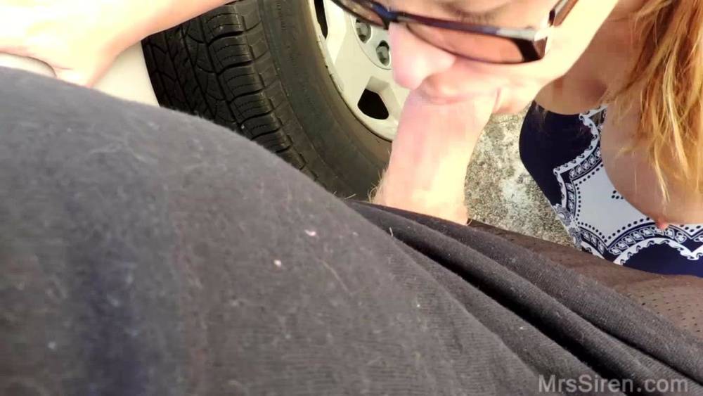 PAWG Dee Siren pees on a parking lot before a blowjob inside a vehicle - #15