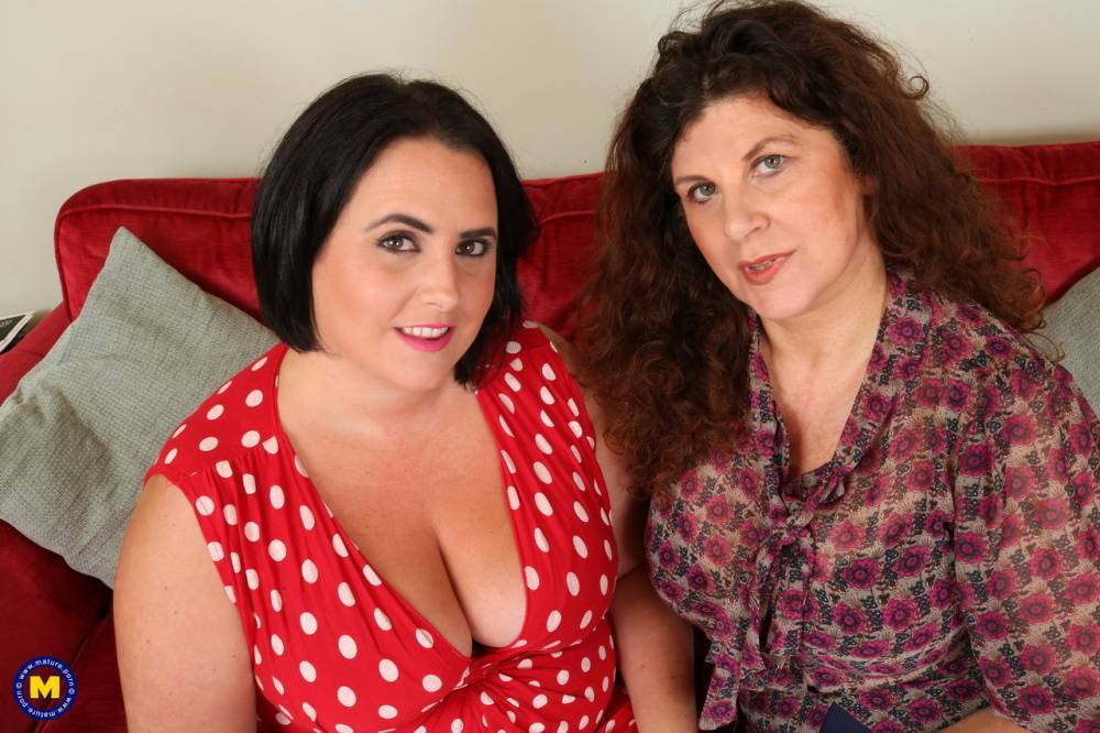 Fat housewives get together for weekly lesbian sex adventures - #13