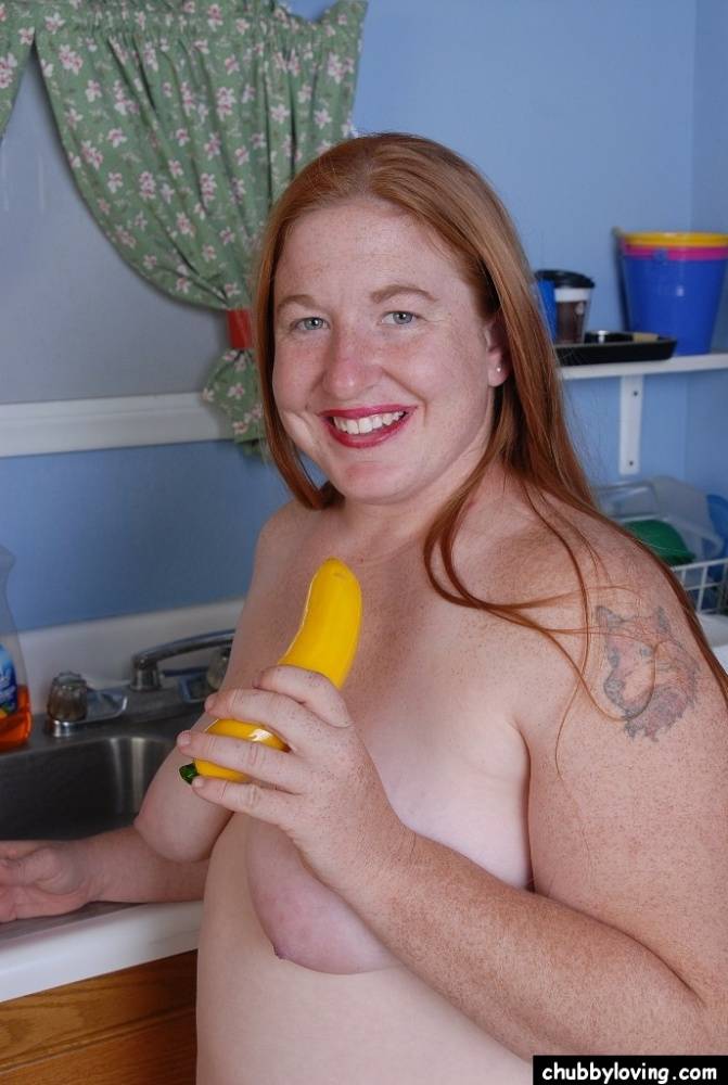 Playful fatty mature Keno is sucking her cute-looking yellow dildo - #15