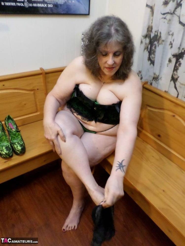 Fat old woman Bunny Gram spreads her snatch after removing heels and hosiery - #8