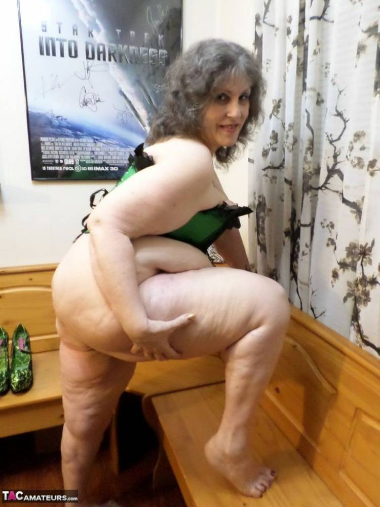 Fat old woman Bunny Gram spreads her snatch after removing heels and hosiery - #3