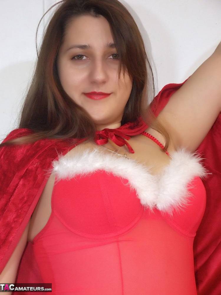 Brunette amateur Kimberly Scott exposes her upskirt underwear in Xmas lingerie - #5