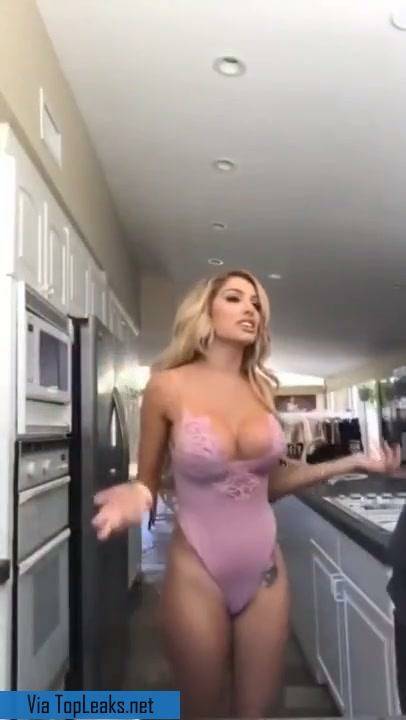 Lynaritaa Nip Slip on Instagram Live Video Leaked - #1