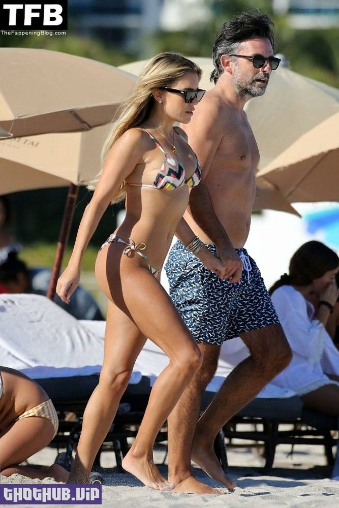 Top Sylvie Meis & Niclas Castello Put on a Loved-Up Display as They Hit the Beach in Miami - #7