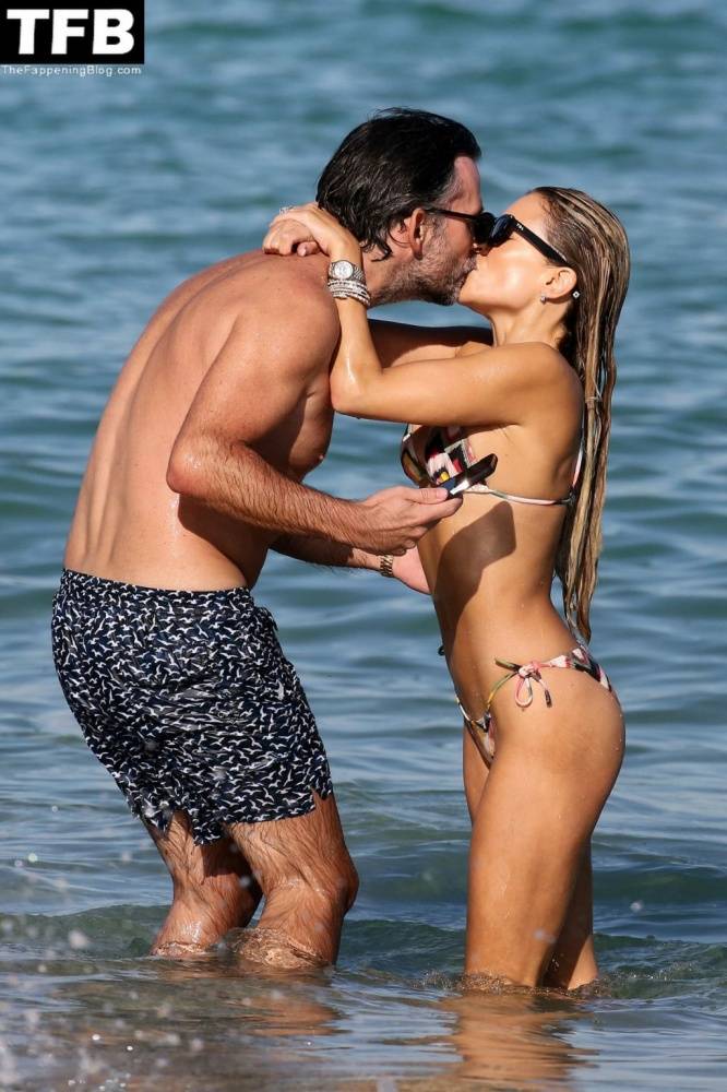 Top Sylvie Meis & Niclas Castello Put on a Loved-Up Display as They Hit the Beach in Miami - #32