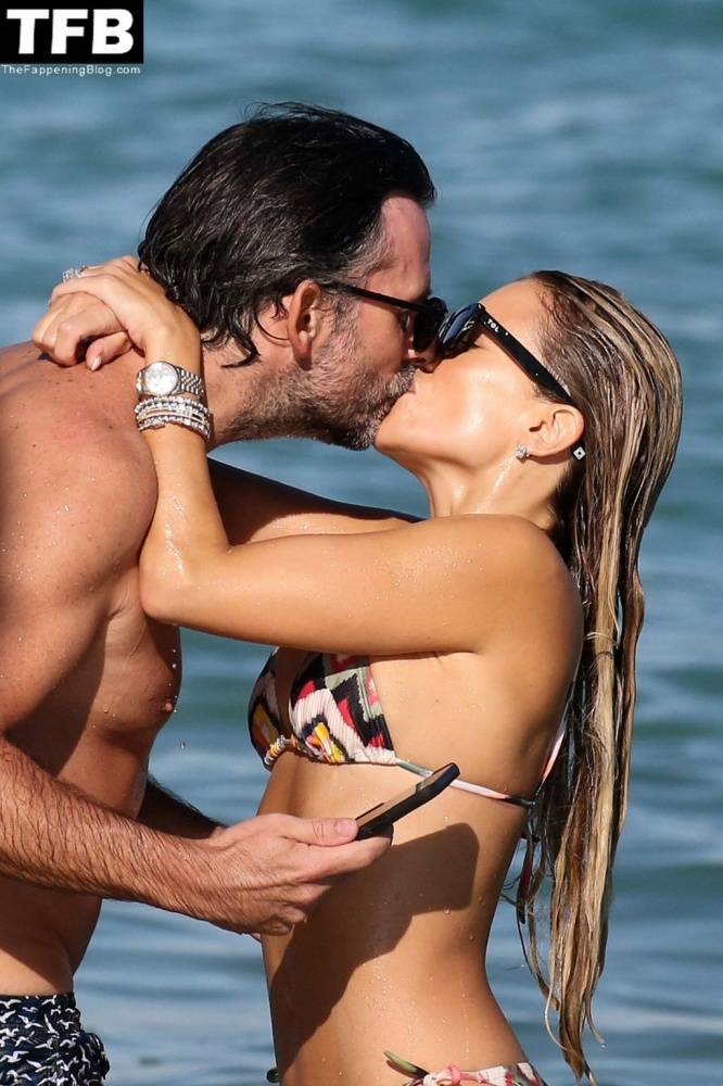 Top Sylvie Meis & Niclas Castello Put on a Loved-Up Display as They Hit the Beach in Miami - #31