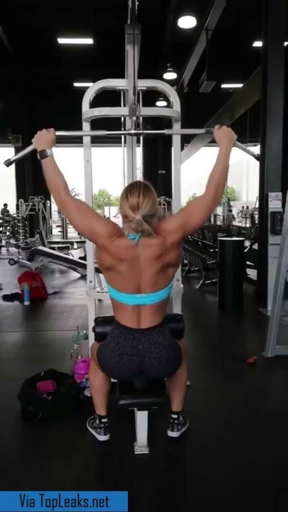 She Doesn’t Skip Back Day [gif] - #1