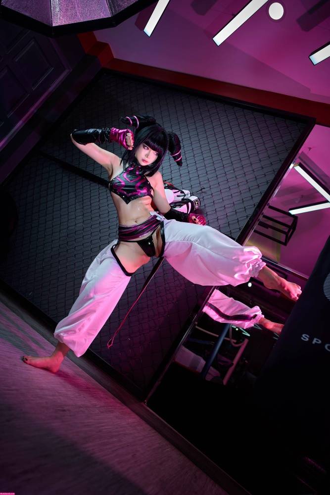 ZinieQ Cosplayer Juri Han Photos #2 - #15