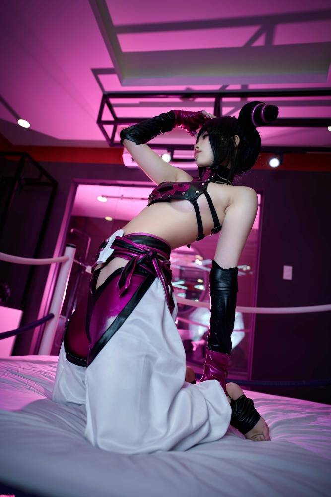 ZinieQ Cosplayer Juri Han Photos #2 - #8