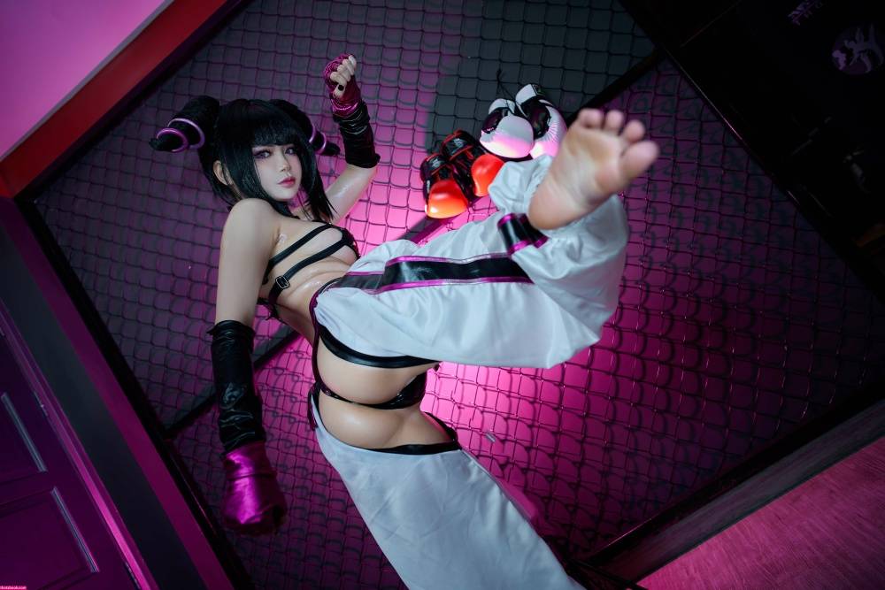 ZinieQ Cosplayer Juri Han Photos #2 - #7