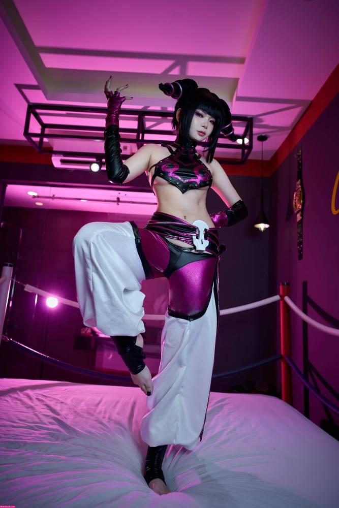 ZinieQ Cosplayer Juri Han Photos #2 - #4