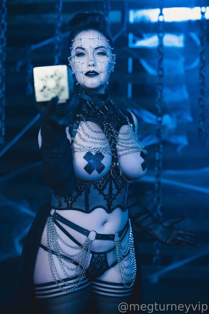 Meg Turney Pinhead Set - #9