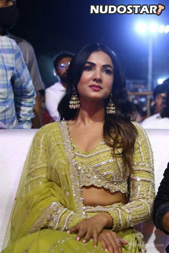 Sonal Chauhan Instagram Leaks - #1