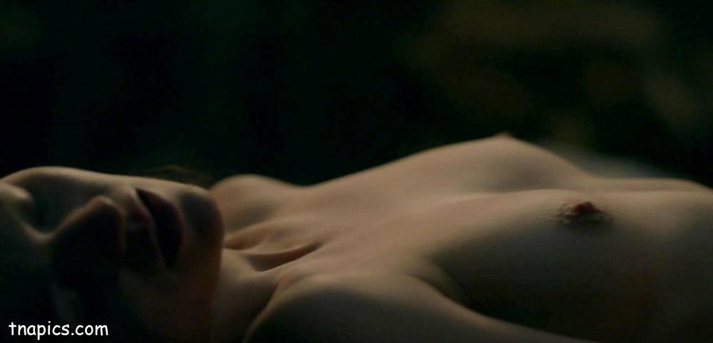 Sophie Skelton Nude - #5