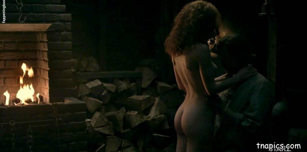 Sophie Skelton Nude - #7