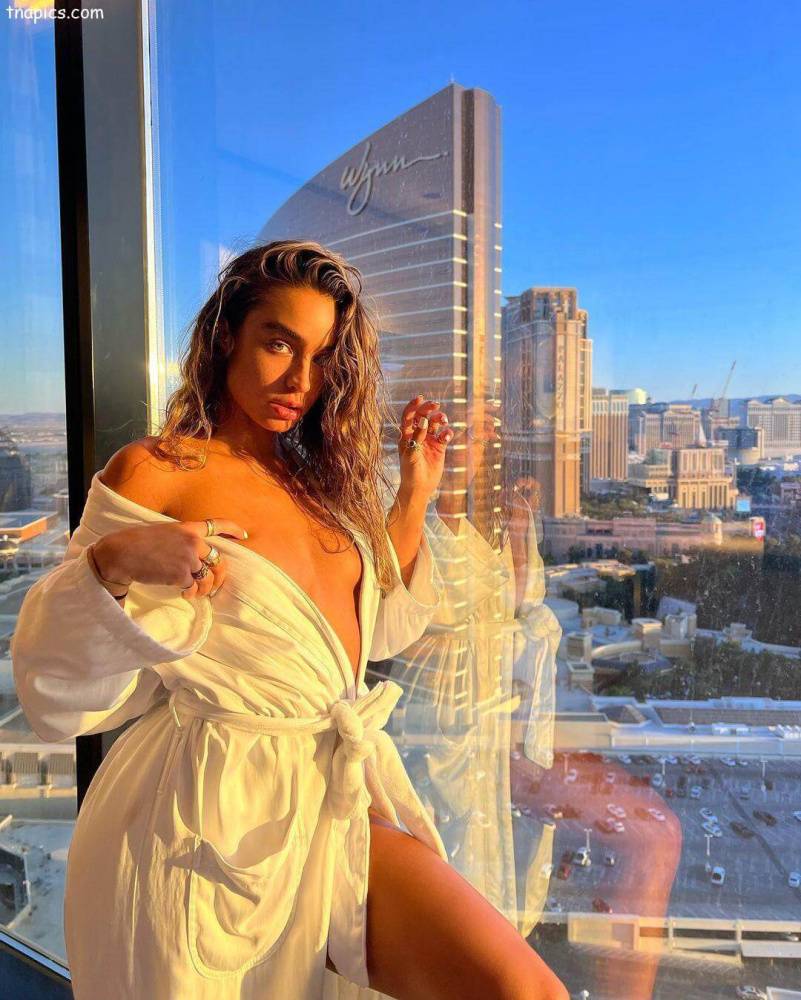 Sommer Ray Nude - #22