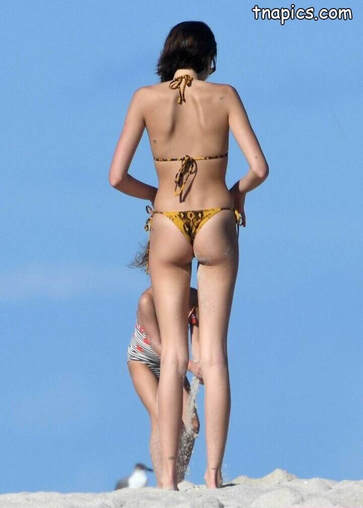 Kaia Gerber Nude - #22