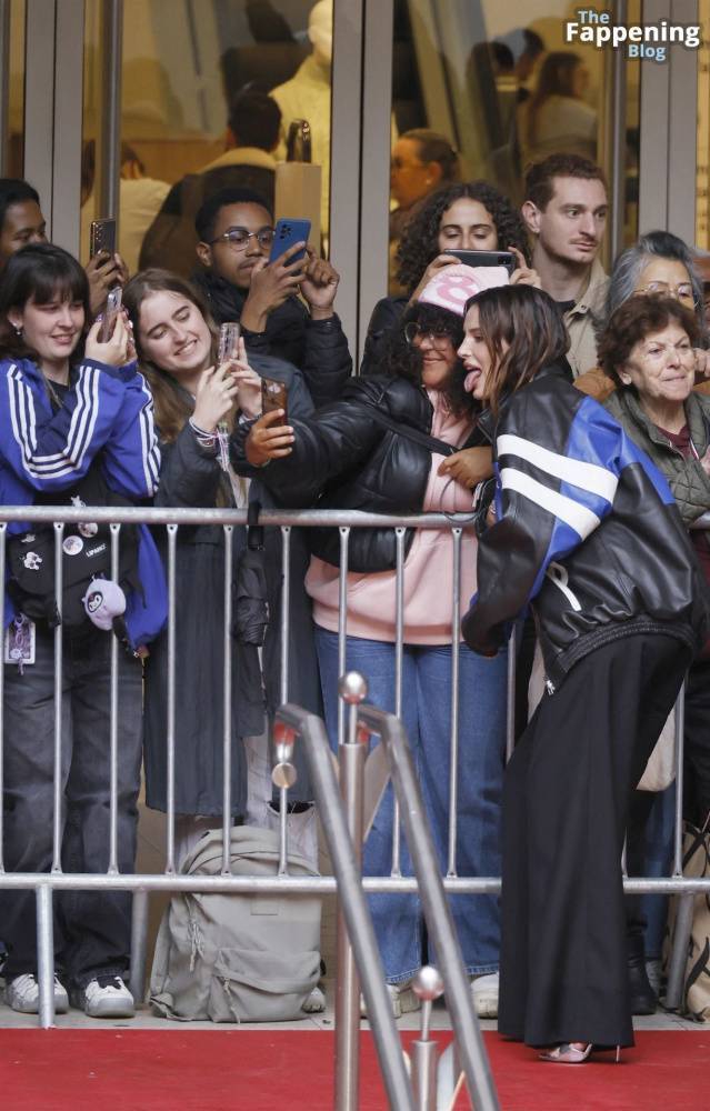 Bella Thorne Goes Braless in a Leather Jacket at the Vetements Show in Paris (28 Photos) - #7