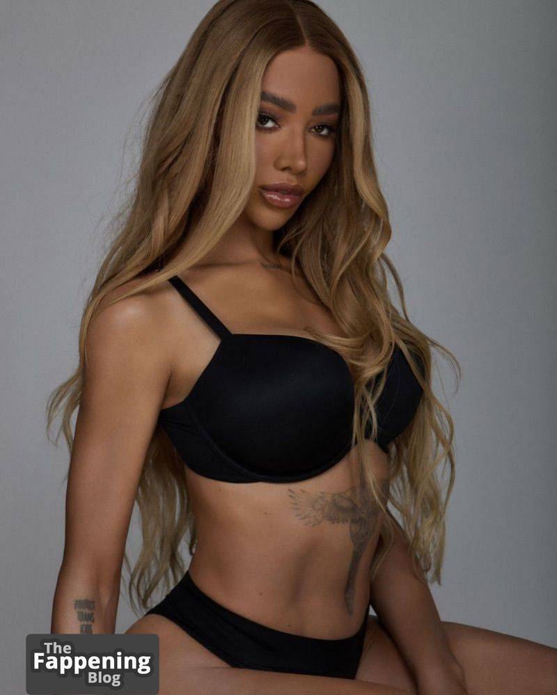 Munroe Bergdorf Nude & Sexy Collection (31 Photos) - #21