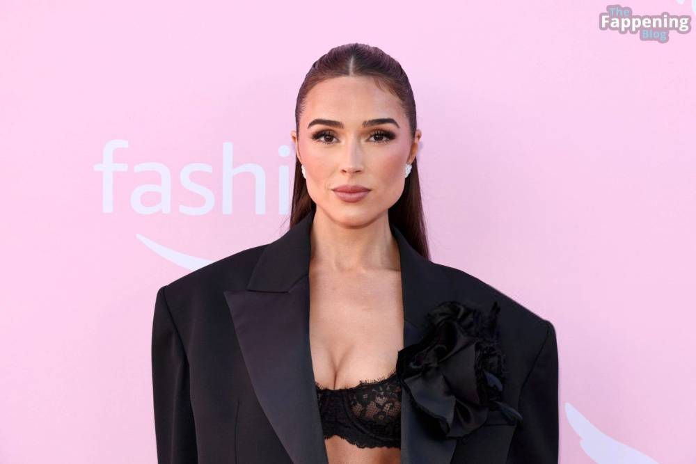 Olivia Culpo Displays Nice Cleavage at the 2024 Victoria’s Secret Show (43 Photos) - #20