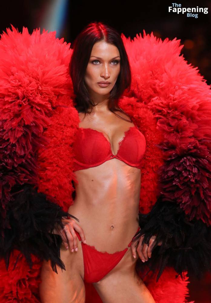 Bella Hadid Looks Stunning in Red at the 2024 Victoria’s Secret Show (63 Photos) - #9