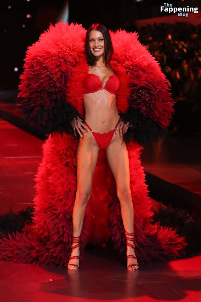 Bella Hadid Looks Stunning in Red at the 2024 Victoria’s Secret Show (63 Photos) - #13