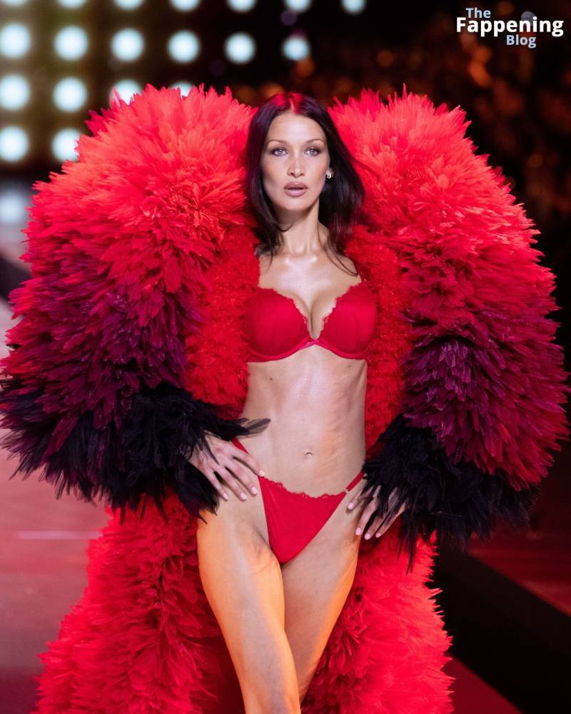 Bella Hadid Looks Stunning in Red at the 2024 Victoria’s Secret Show (63 Photos) - #1