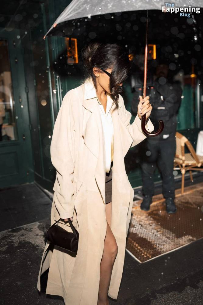 Kylie Jenner Flaunts Her Sexy Legs & Tits in Paris (29 Photos) - #28