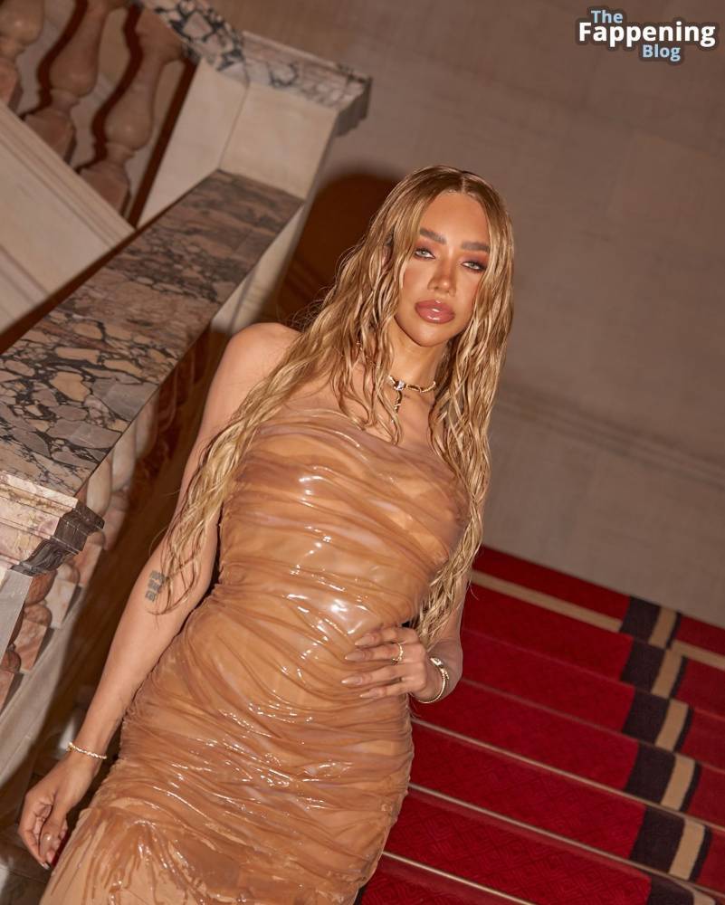 Munroe Bergdorf Stuns at the Glamour Women of the Year Awards (19 Photos) - #3