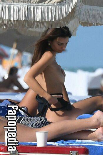 Emily Ratajkowski / emilyratajkowski / emrata Nude - #20