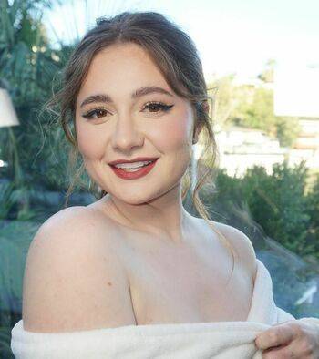 Emma Kenney / emmakenney Nude - #25