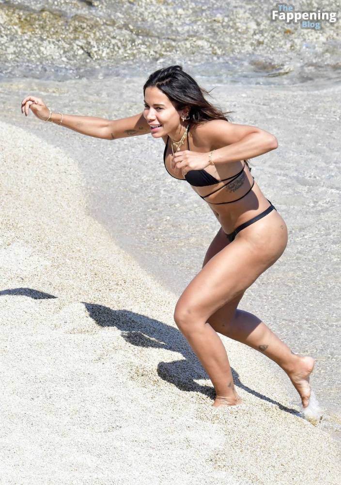 Anitta Enjoys the Hot Summer Sun as She Raised a Few Temperatures Out in Mykonos Island (69 Photos) - #27