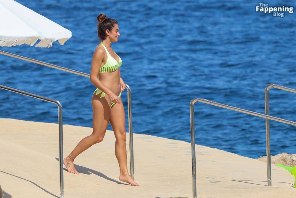 Lara Alvarez Shows Off Her Sexy Bikini Body in Palma de Mallorca (15 Photos) - #8