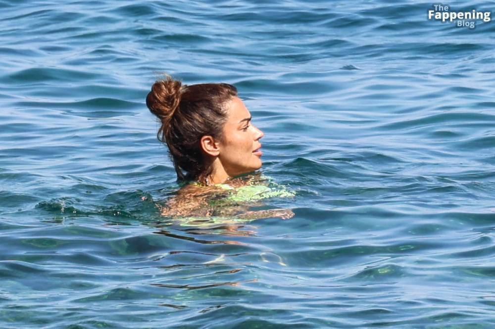 Lara Alvarez Shows Off Her Sexy Bikini Body in Palma de Mallorca (15 Photos) - #10