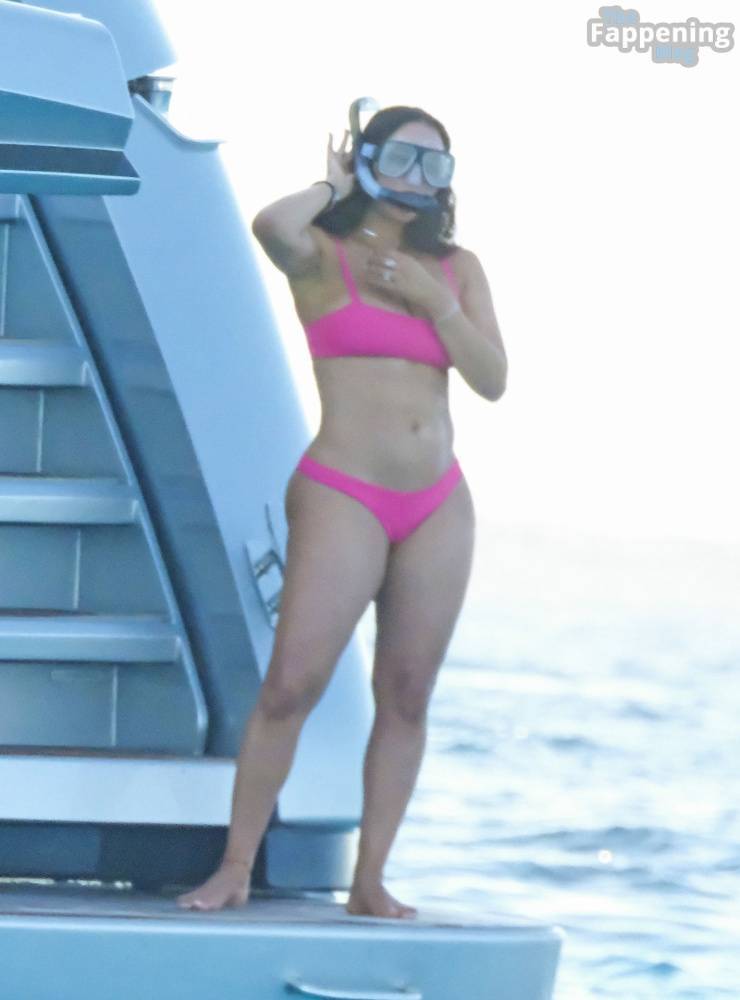 Jessica Ledon & David Guetta Get Up Close and Personal on a Yacht in Ibiza (45 Photos) - #15