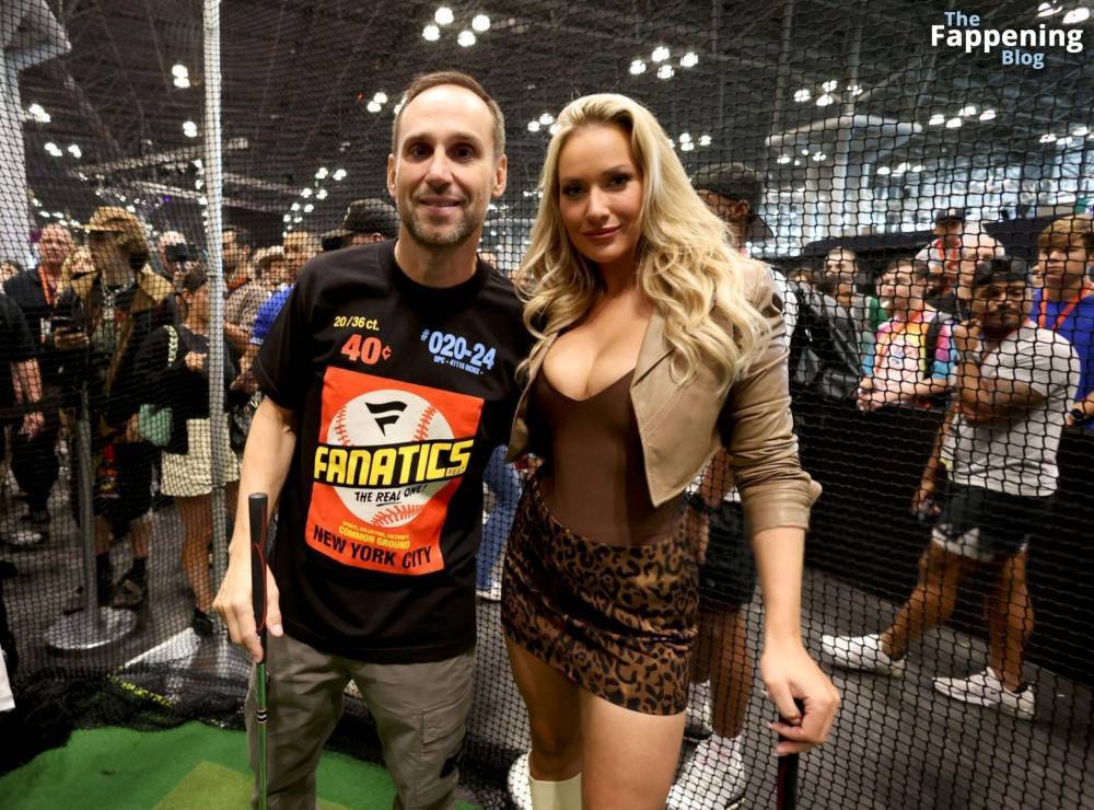 Paige Spiranac Displays Her Sexy Goods at Fanatics Fest in NYC (17 Photos) - #4