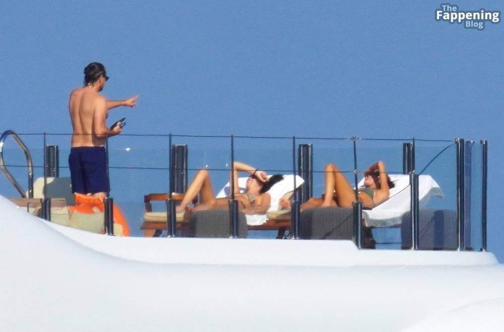 Vittoria Ceretti & Leonardo DiCaprio Take a Dip in the Sea During a Trip to Cannes (57 Photos) - #6