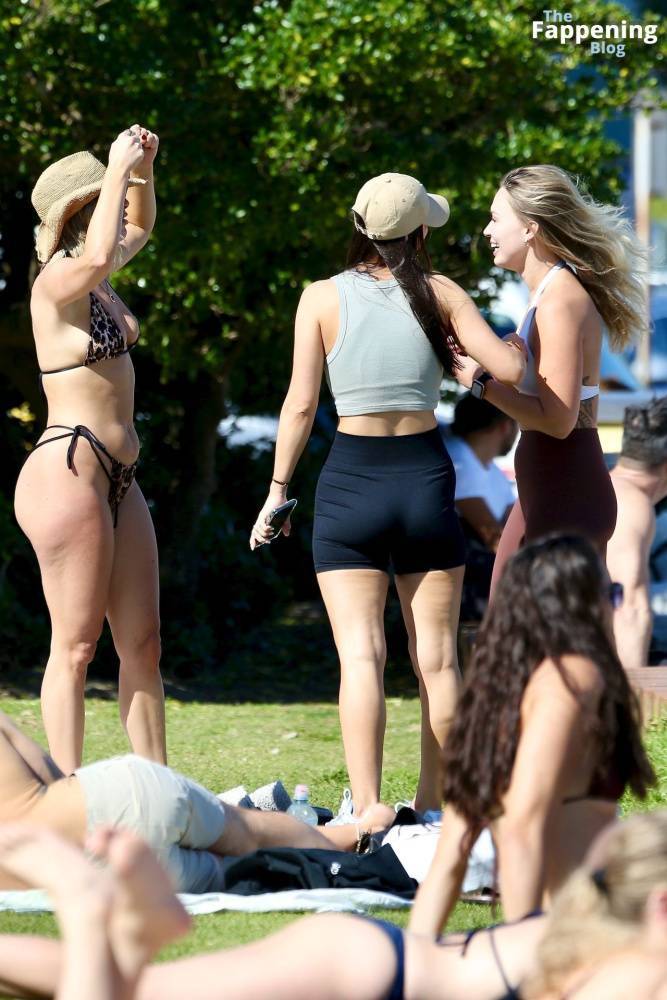 Cassidy McGill & Phoebe Spiller Show Off Their Incredible Bodies at Bondi Beach (34 Photos) - #20