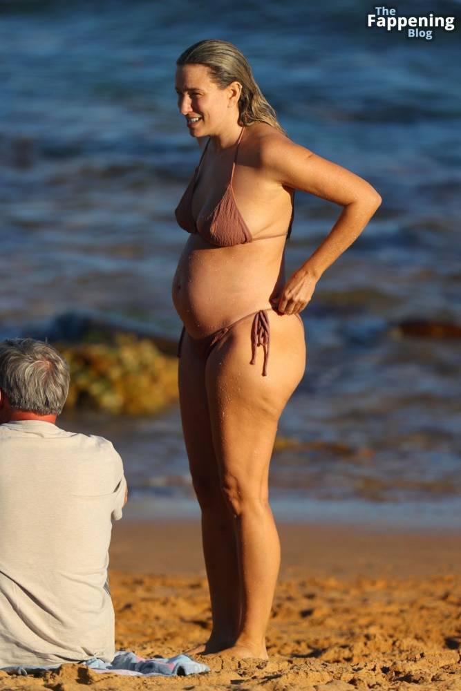 Renee Bargh Shows Off Her Growing Baby Bump in a Bikini (36 Photos) - #29