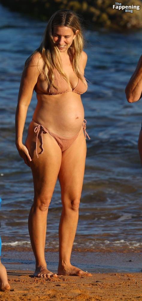 Renee Bargh Shows Off Her Growing Baby Bump in a Bikini (36 Photos) - #6