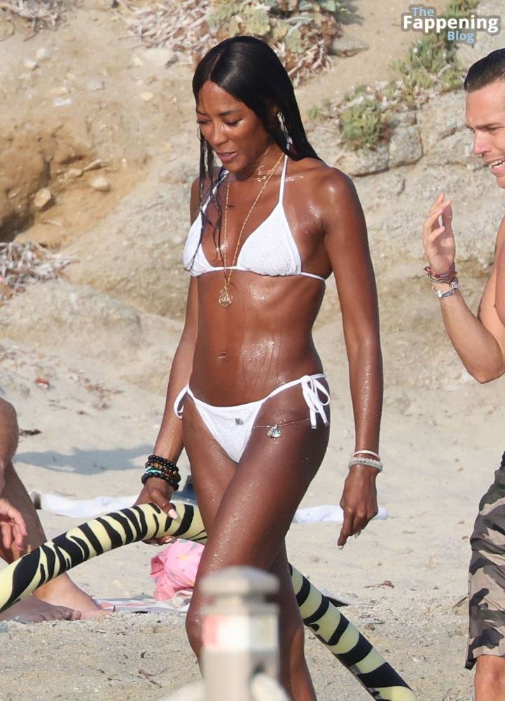 Naomi Campbell Shows Off Her Sexy Figure During Her Holiday with DJ Rampa on the Beaches of Mykonos (123 Photos) - #11