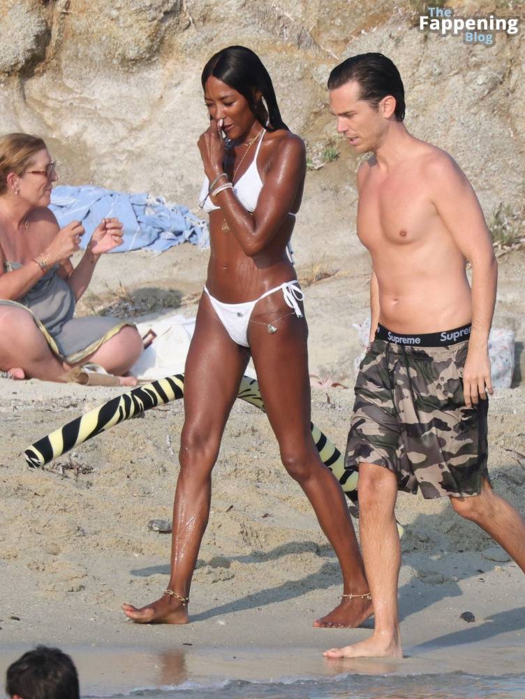 Naomi Campbell Shows Off Her Sexy Figure During Her Holiday with DJ Rampa on the Beaches of Mykonos (123 Photos) - #16