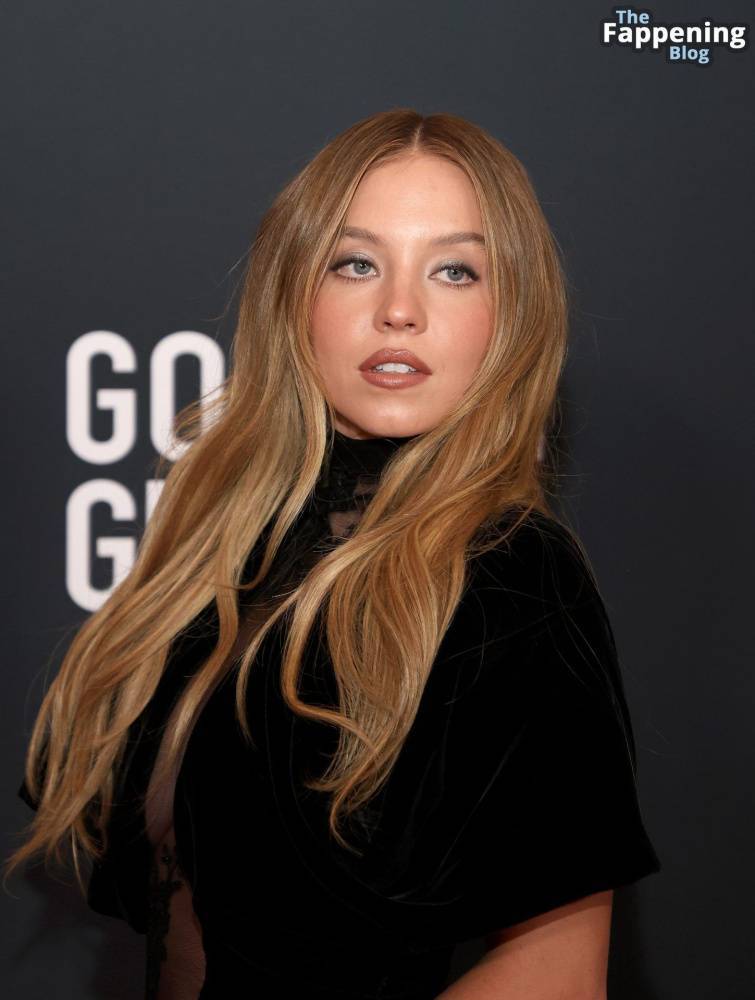 Sydney Sweeney Shows Off Her Sexy Breasts at The Road to the Golden Globes Party (42 Photos) - #25