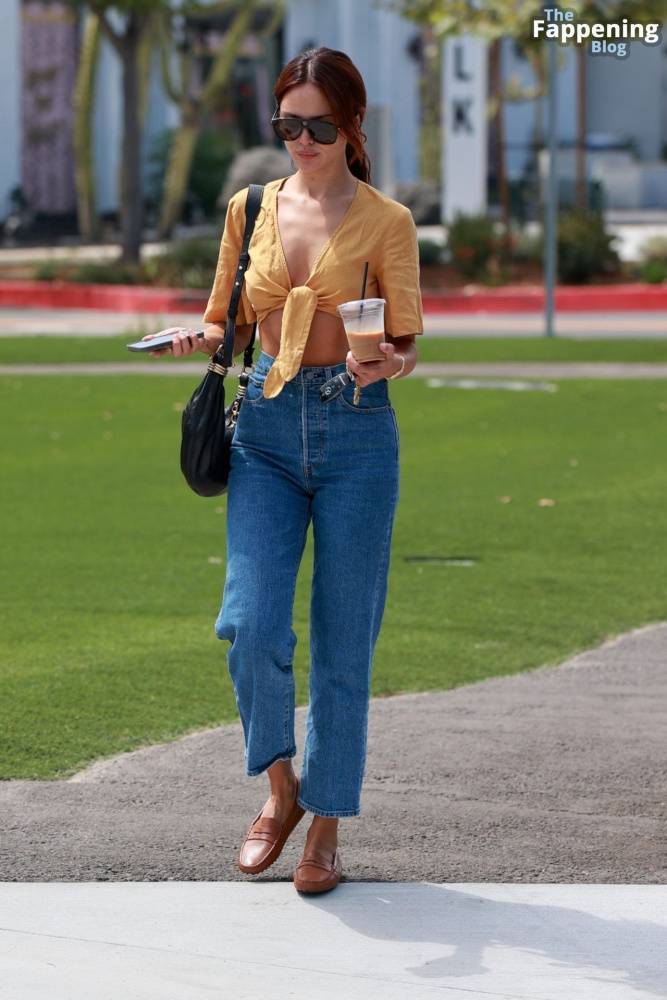 Eiza Gonzalez Enjoys Breakfast in West Hollywood (21 Photos) - #16