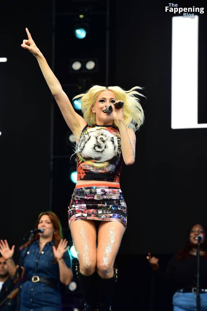 Pixie Lott Shines on Stage in Trendy Mini Skirt and Flirty Performance (70 Photos) - #30