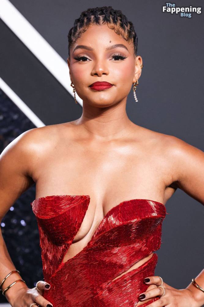 Halle Bailey Shows Off Her Assets at the VMAs (84 Photos) - #18