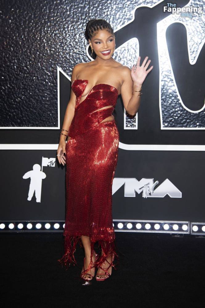 Halle Bailey Shows Off Her Assets at the VMAs (84 Photos) - #2